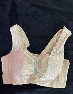 Vintage Cream Lace Bralette✨