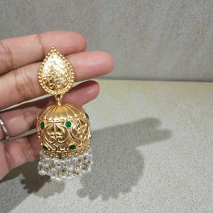 Elegant Gold Jhumka Earrings