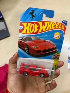Hot Wheels: Ferrari F40 &amp; &#39;66 Buick Riviera