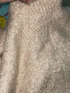 DOROTHY PERRKINS Fluffy V-Neck Sweater