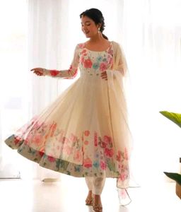 New Stayle Beautiful Women Gown Dress Inpoted Dres