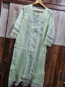 Beautiful 3 Piece Pakistani Suit