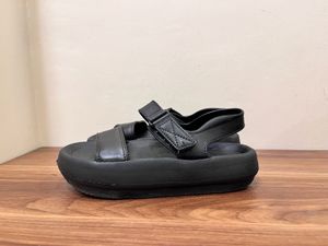 BLACK KOREAN SANDALS