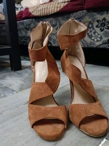 Pencil Heels, With Chain At Back