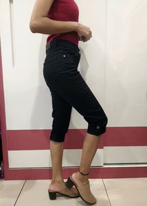 Black Capri Denim Jeans