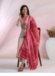 ​💖 Elegant Pink Ensemble: Embroidered Kurta with