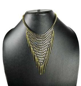 SPIKE STATEMENT NECKLACE ✴️