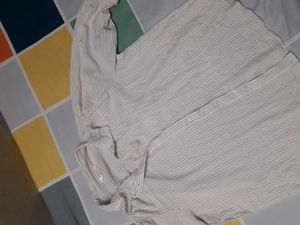women lining shirt