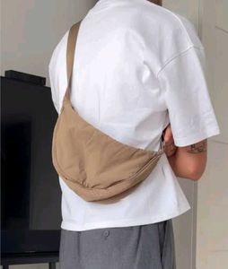 UNIQLO Spacious Sling Bag