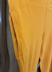 Mustard Leggings with pockets