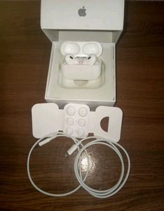 #Apple Earbuds#With Free Charger#best Voice❤