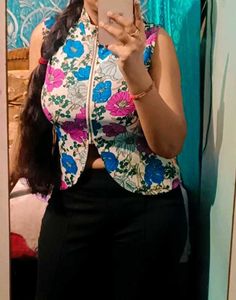 Floral Zip-Up Top