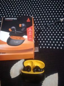 Boat Airdopes Wireless Earbuds New