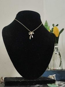 Cute Bow Pendant Necklace