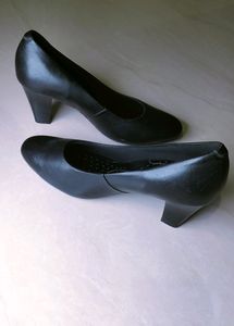 Mochi Wedges &amp; Heels 👠only use twice