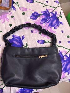 Stylish Black Shoulder Bag