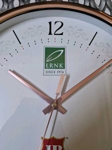 Wall Clock only for 200rs