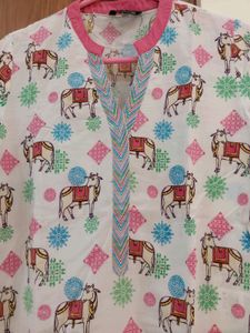 STOP Brand By Shopper&#39;s White Animal Print Kurti