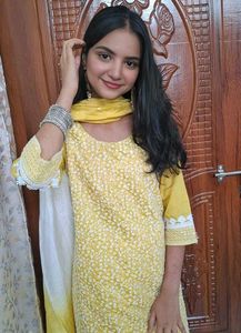 Yellow emboidered kurta set🌺