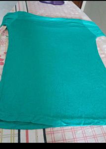 NEW NEVER USED STYLISH SOLID TSHIRT
