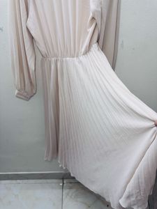 Elegant Pleated Midi Dress