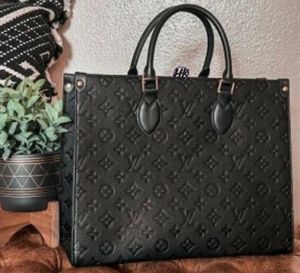 BLACK BEAUTY- LV On The Go