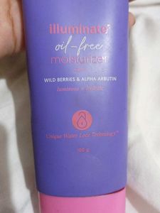 Aqualogica Illuminate+ Oil Free Moisturezer