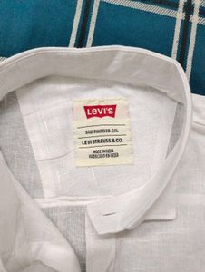 Levi&#39;s White Shirt