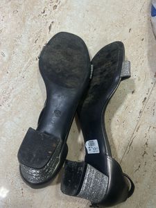 Elegant Black Heeled Sandals