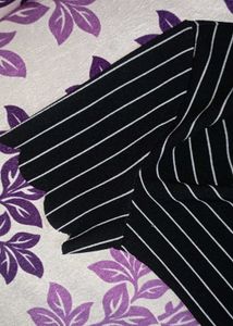 Shein, Round Neck Style- Elegant striped  top