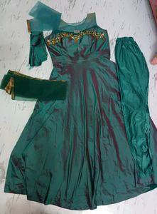 Princess 👑 Green Gown With Dupata Legi Sleeves