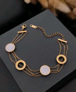 Elegant Gold Chain Bracelet