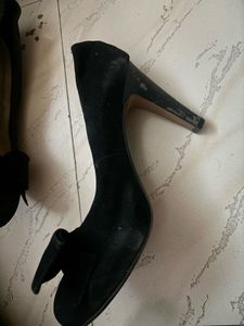 Clarks Soft velvet finish Heels