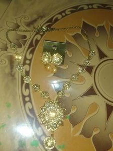 Elegant Necklace & Earring Set