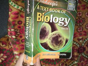 Pradeep&#39;s Biology Textbook - Class XII