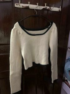 Chic Cropped Knit Top