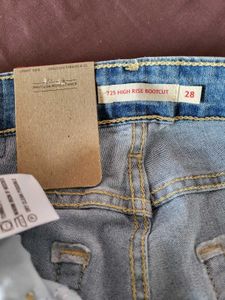 Levis Light Blue Bootcut Denim /Size-28