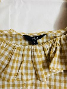 Gingham Crop Top with Puff Sleeves