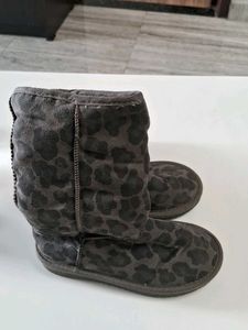 Leopard Print Fur Lined Boots Kids size 12