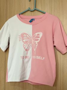 Used 4 Trendy Graphic T-Shirt Bundle
