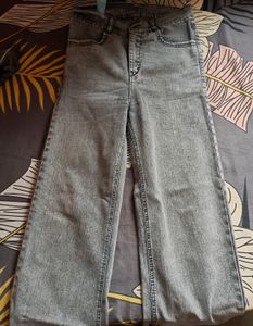 Stretchable Grey Jeans For Women