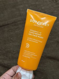 Dot & Key Face Wash