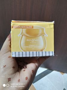 Vitamin C +E  Mosturizer