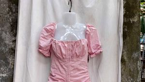 111610. Pink Puff Sleeve Mini Dress