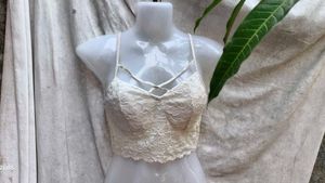 10.10.11 CREME CORSET