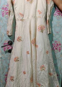 🌸 Elegant Off-White Embroidered Anarkali Dress 🌸