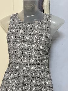 Forever21 Branded Patterned Sleeveless Dress
