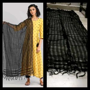Aurelia Black Dupatta