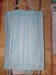 5Surgical &amp; 2 N95 Face Masks - New &amp; Sealed