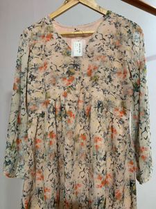 Elegant Floral Short Dress with Flared Full Sleeve